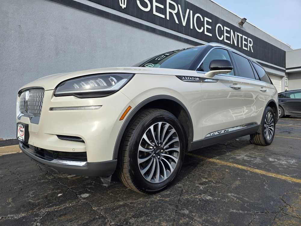 Used 2023 Lincoln Aviator Reserve image 4
