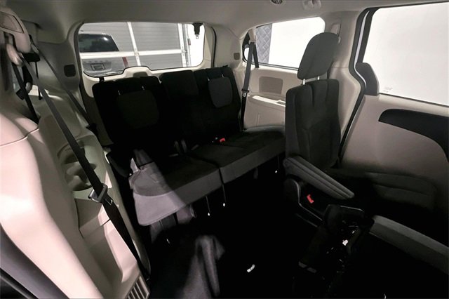 Used 2019 Dodge Grand Caravan SE w/ UConnect Hands-Free Group image 27