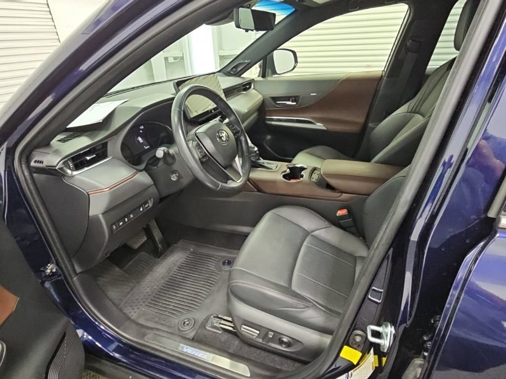 Used 2021 Toyota Venza Limited AWD/4WD image 11