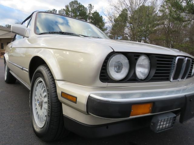 Used 1988 BMW 325i Convertible image 9