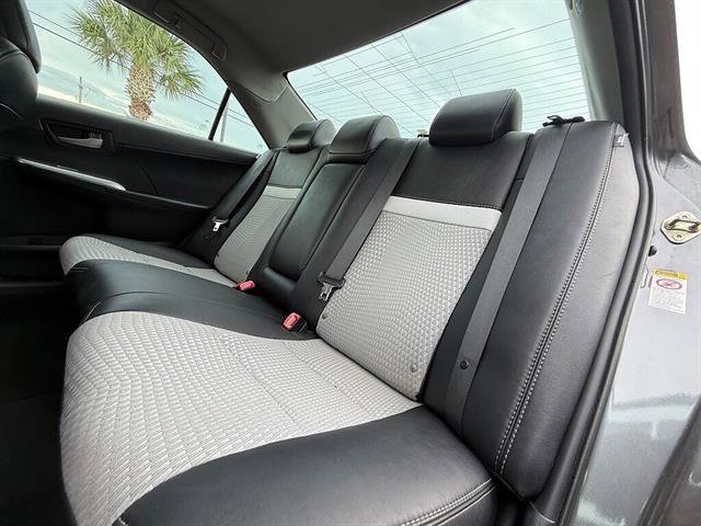 Used 2014 Toyota Camry SE FWD image 10