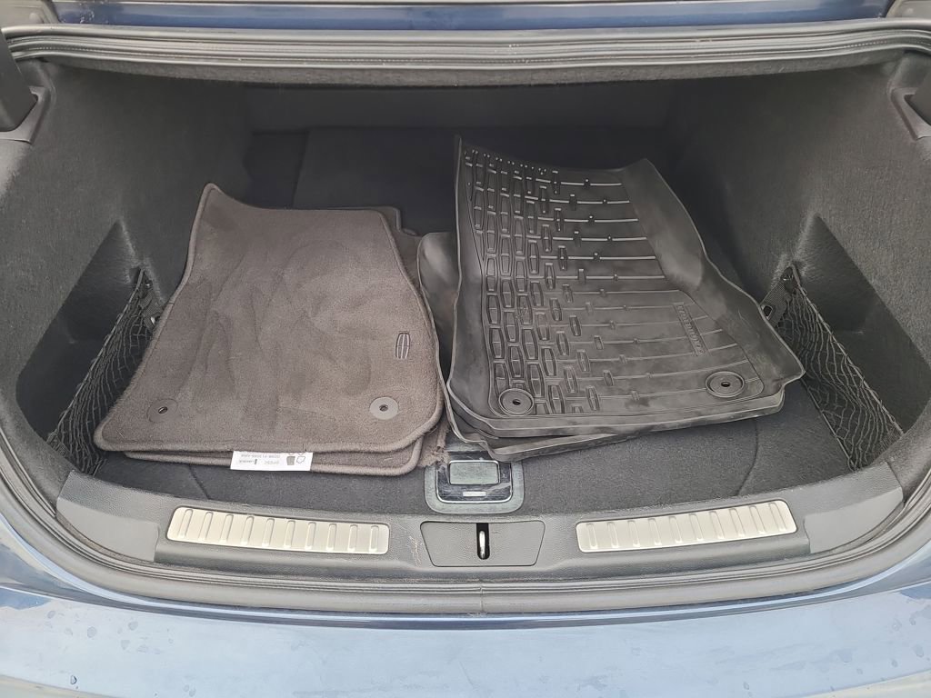 Used 2017 Lincoln Continental Reserve w/ Luxury Package image 39