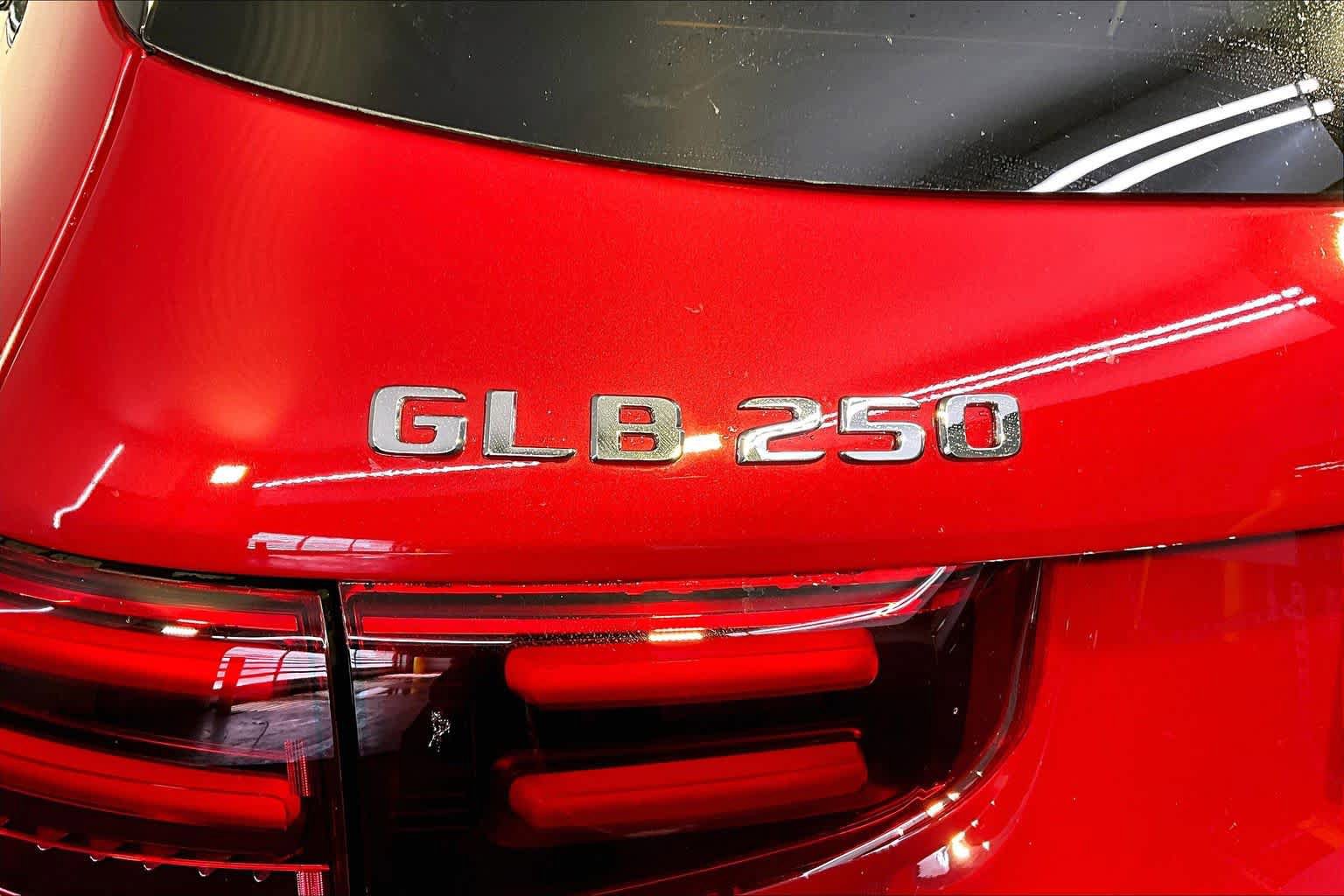 New 2026 Mercedes-Benz GLB 250 4MATIC image 6