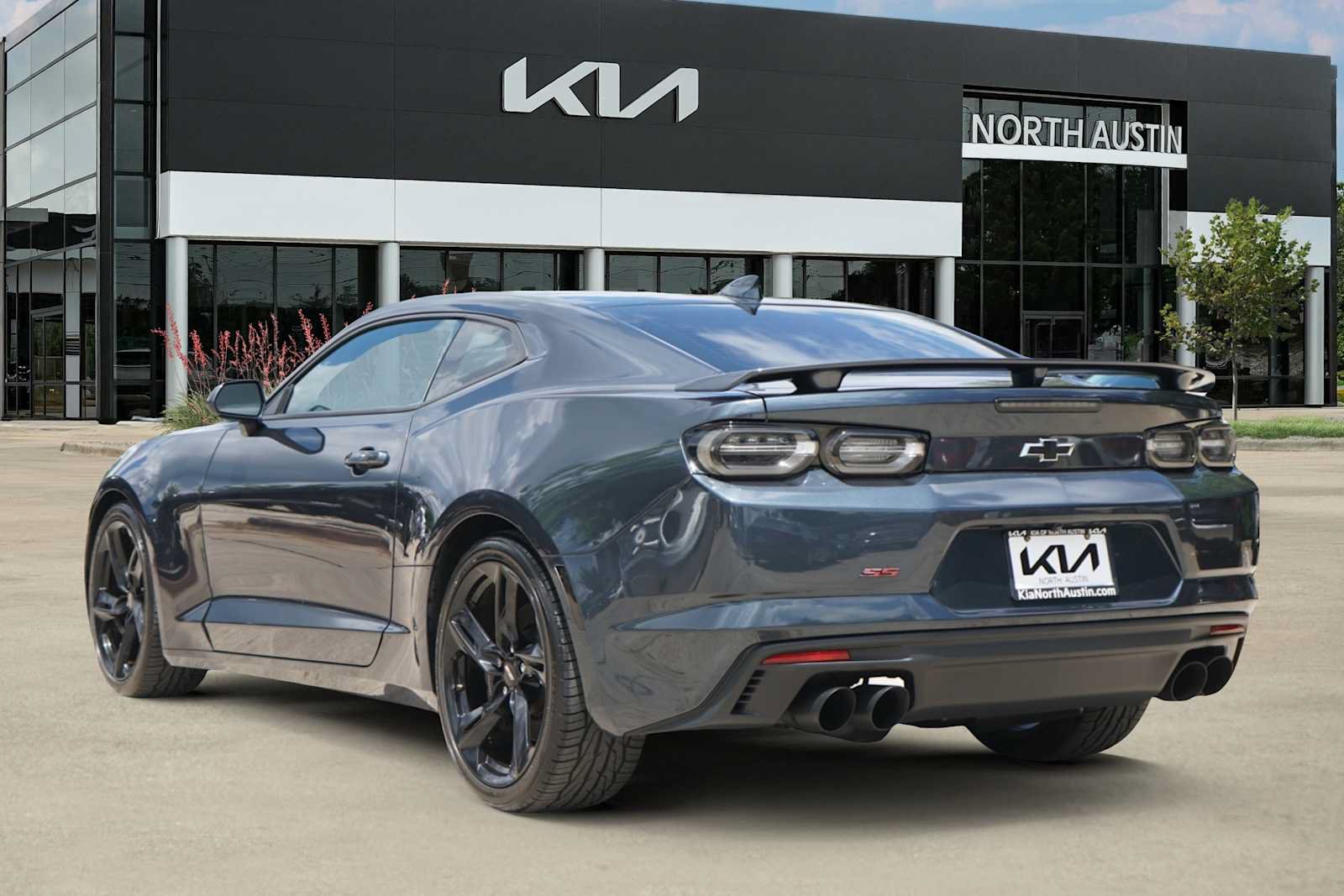 Used 2021 Chevrolet Camaro SS RWD image 4