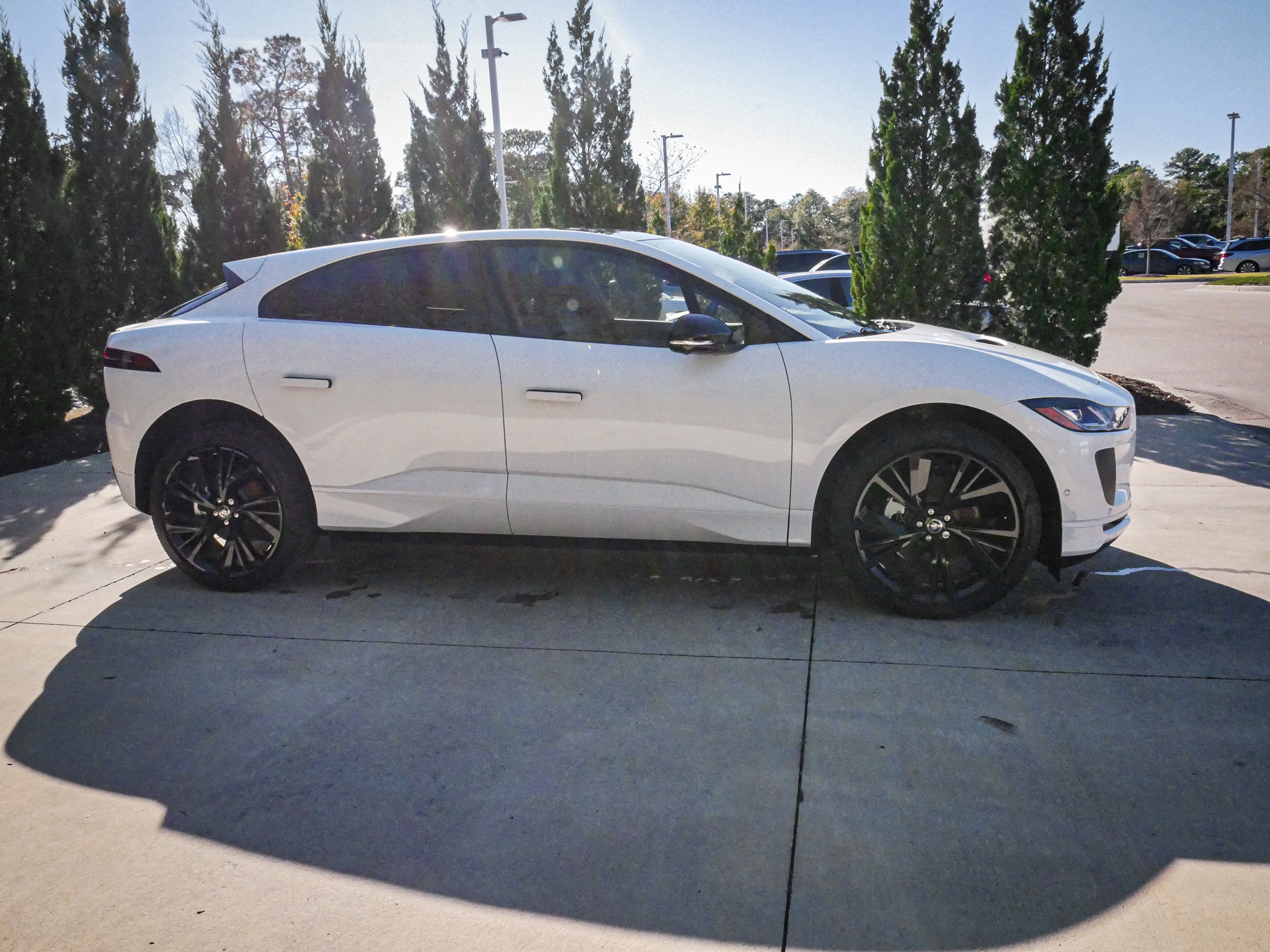 Used 2024 Jaguar I-PACE R-Dynamic HSE image 11