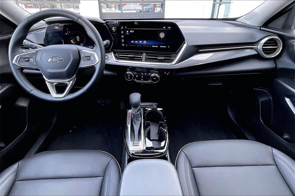 Used 2025 Chevrolet Trax ACTIV w/ Sunroof Package image 15