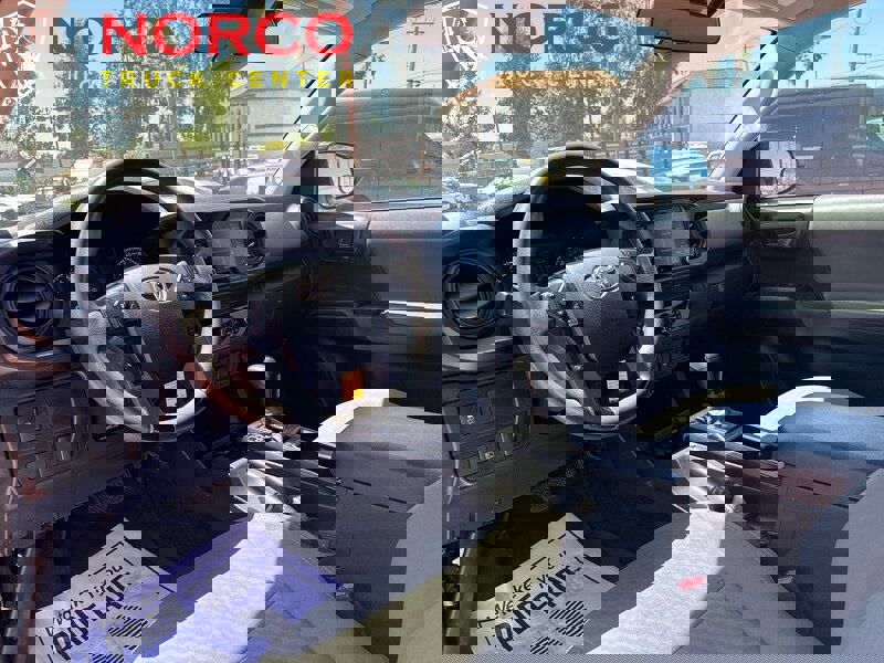 Used 2020 Toyota Tacoma SR image 17