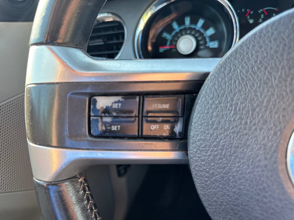 Used 2010 Ford Mustang Premium RWD image 29