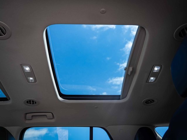 Used 2021 Chevrolet Traverse Premier image 22