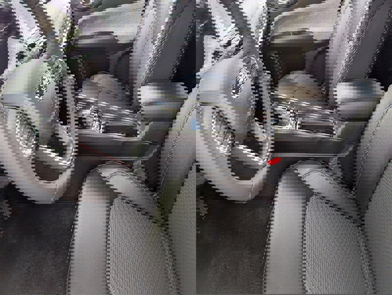 Used 2025 Jeep Compass Latitude image 16