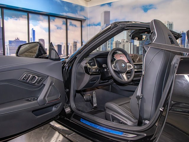 New 2026 BMW Z4 M40i w/ Shadowloine Package image 15