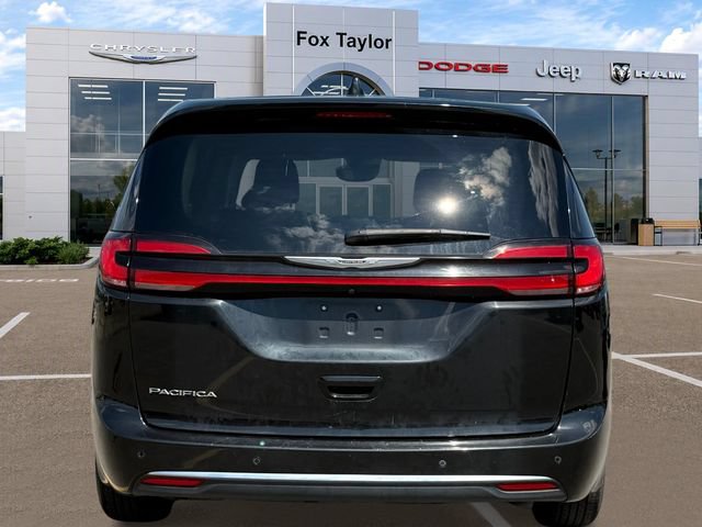 Certified 2024 Chrysler Pacifica Touring-L FWD image 5