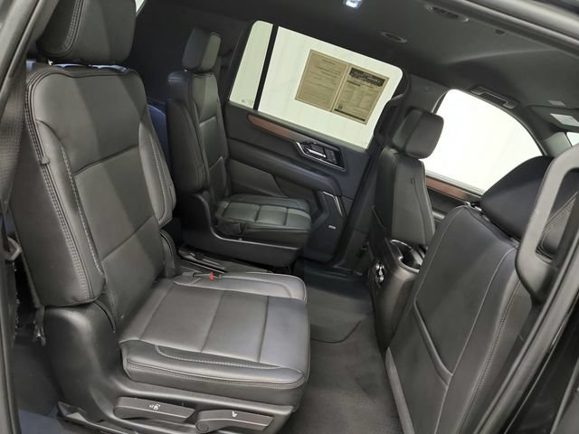 Used 2025 GMC Yukon XL Denali AWD/4WD image 32