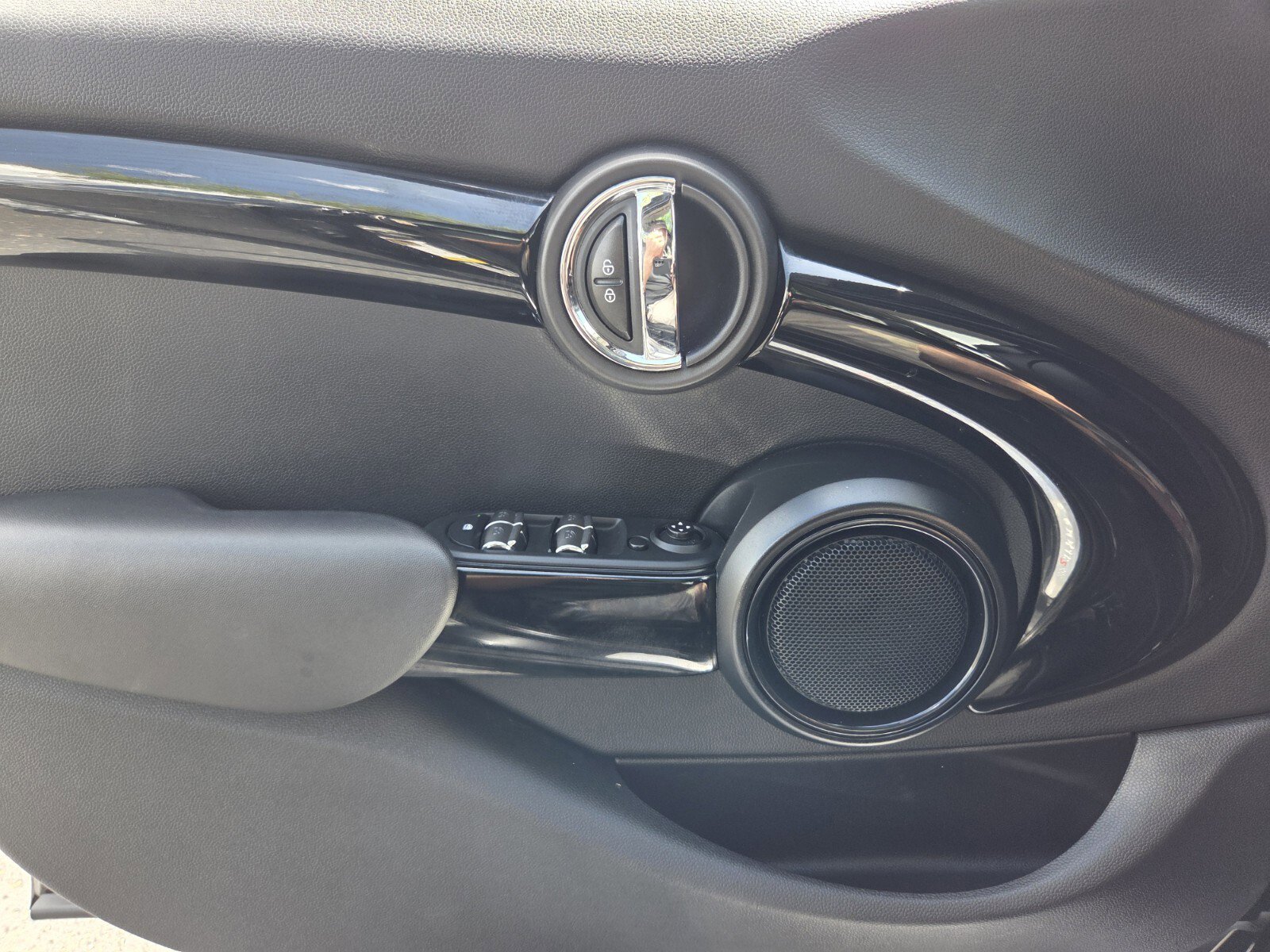 Used 2021 MINI Cooper S w/ 6.5" Touchscreen Package image 21