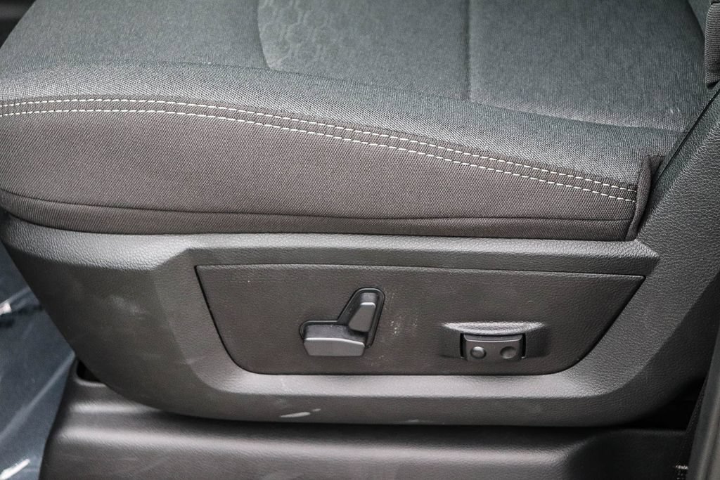 New 2026 RAM 3500 Big Horn AWD/4WD image 25