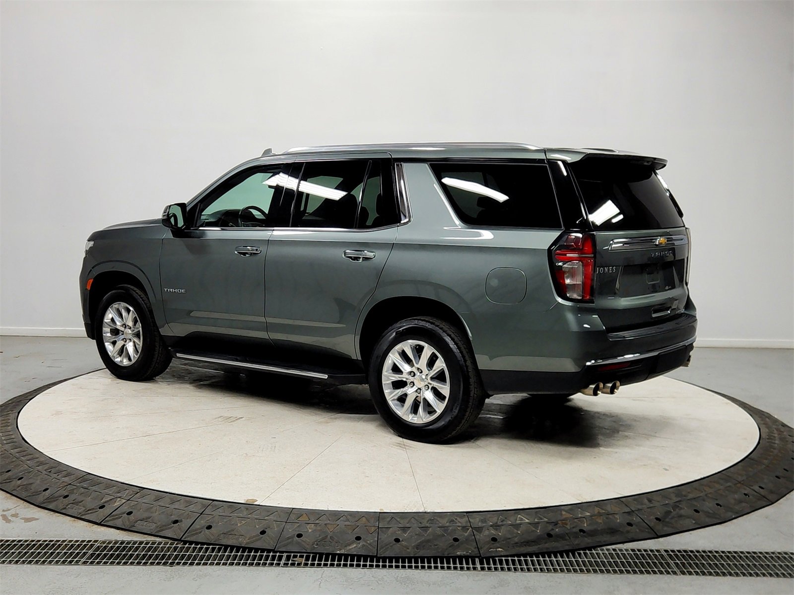 Used 2024 Chevrolet Tahoe Premier image 5