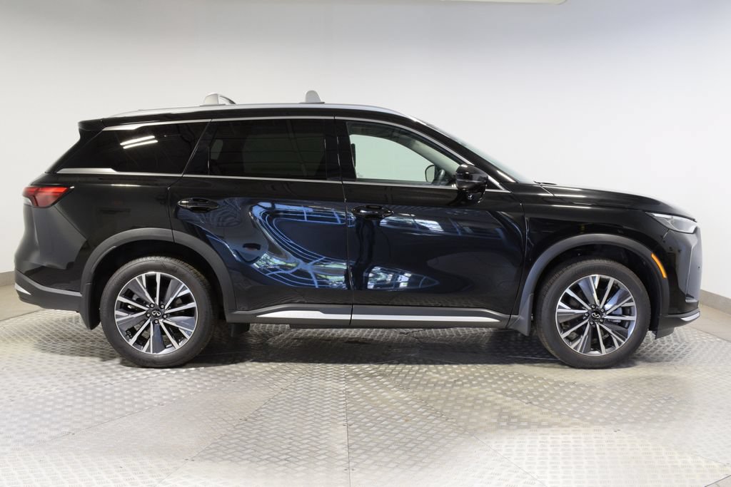 Certified 2026 INFINITI QX60 Luxe w/ Family Package AWD/4WD image 11