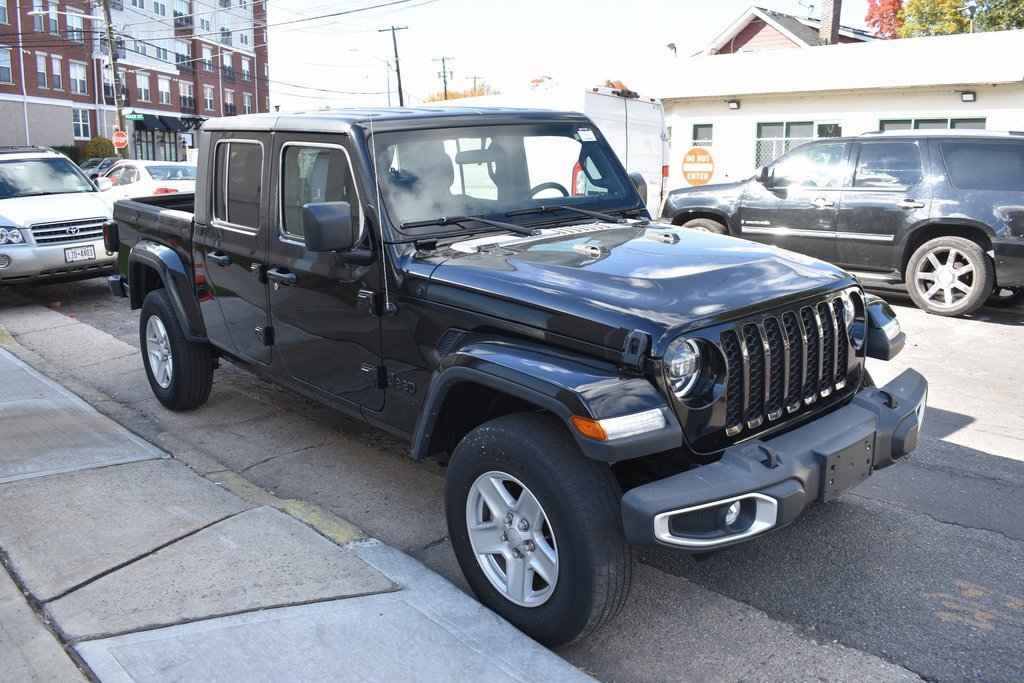 Used 2022 Jeep Gladiator Sport image 4