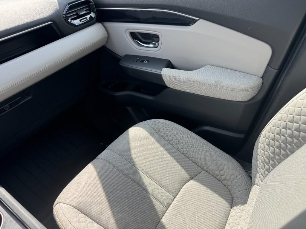 Used 2023 Honda Pilot LX image 22