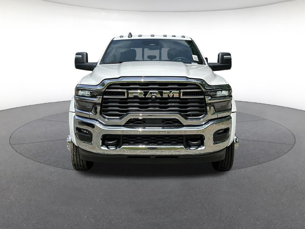New 2026 RAM 4500 4x4 Crew Cab DRW image 6