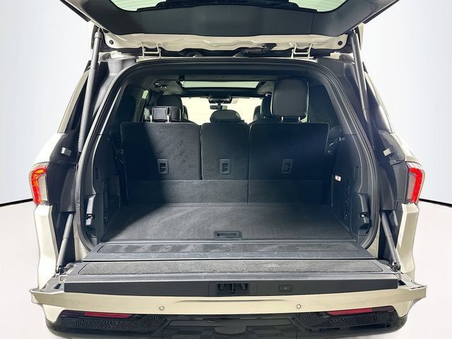 Certified 2025 Lincoln Navigator Black Label AWD/4WD image 32
