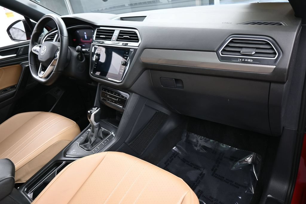Used 2024 Volkswagen Tiguan SE R-Line FWD image 48