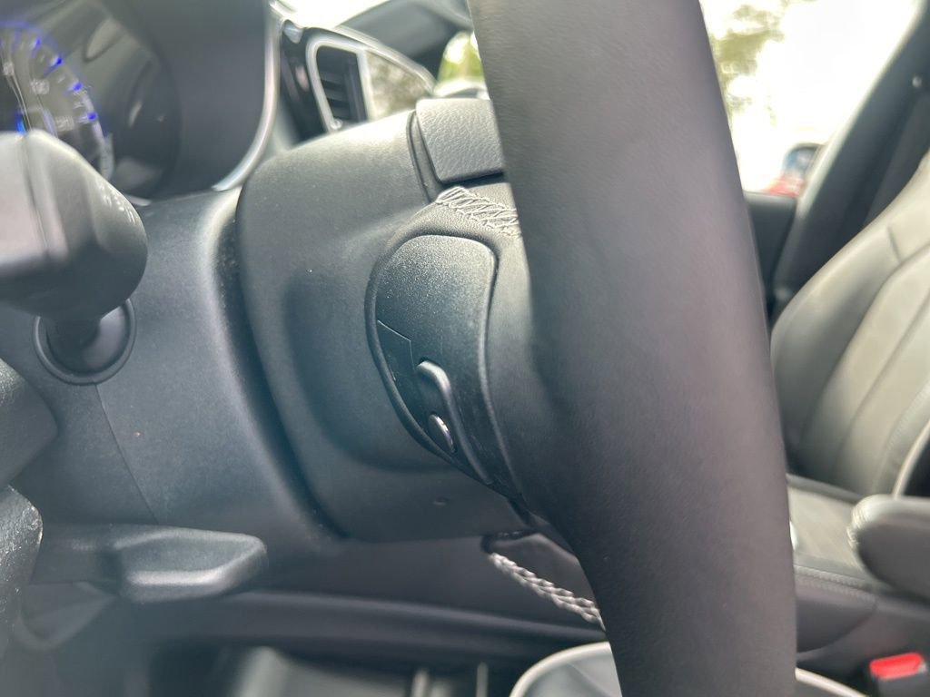 New 2026 Chrysler Pacifica Select FWD image 40