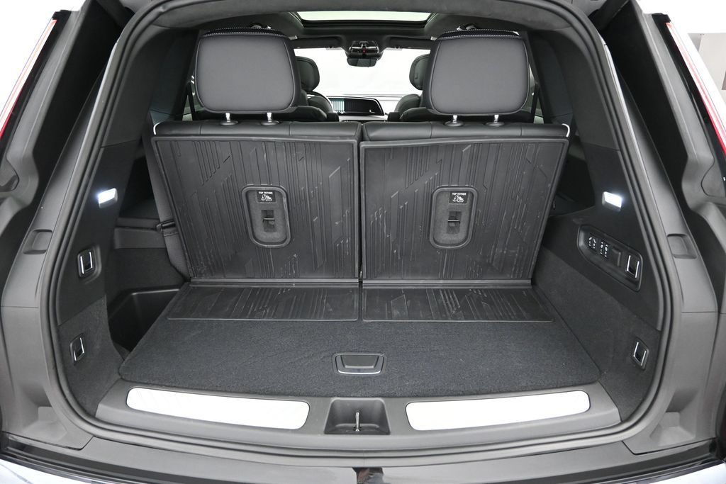 Certified 2026 Cadillac Vistiq Platinum w/ LPO, Floor Liner Package AWD/4WD image 36