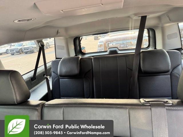 Used 2018 GMC Yukon XL SLT w/ Premium Edition AWD/4WD image 15