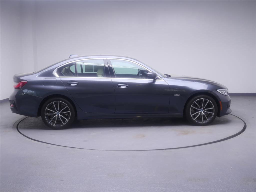 Used 2022 BMW 330e xDrive w/ Convenience Package AWD/4WD image 5