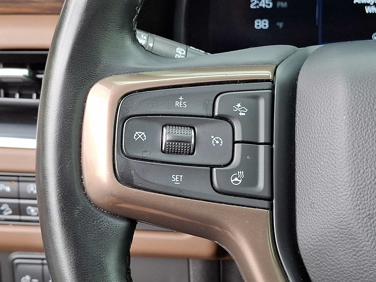 Used 2023 Chevrolet Suburban High Country w/ LPO, Illumination Package AWD/4WD image 23