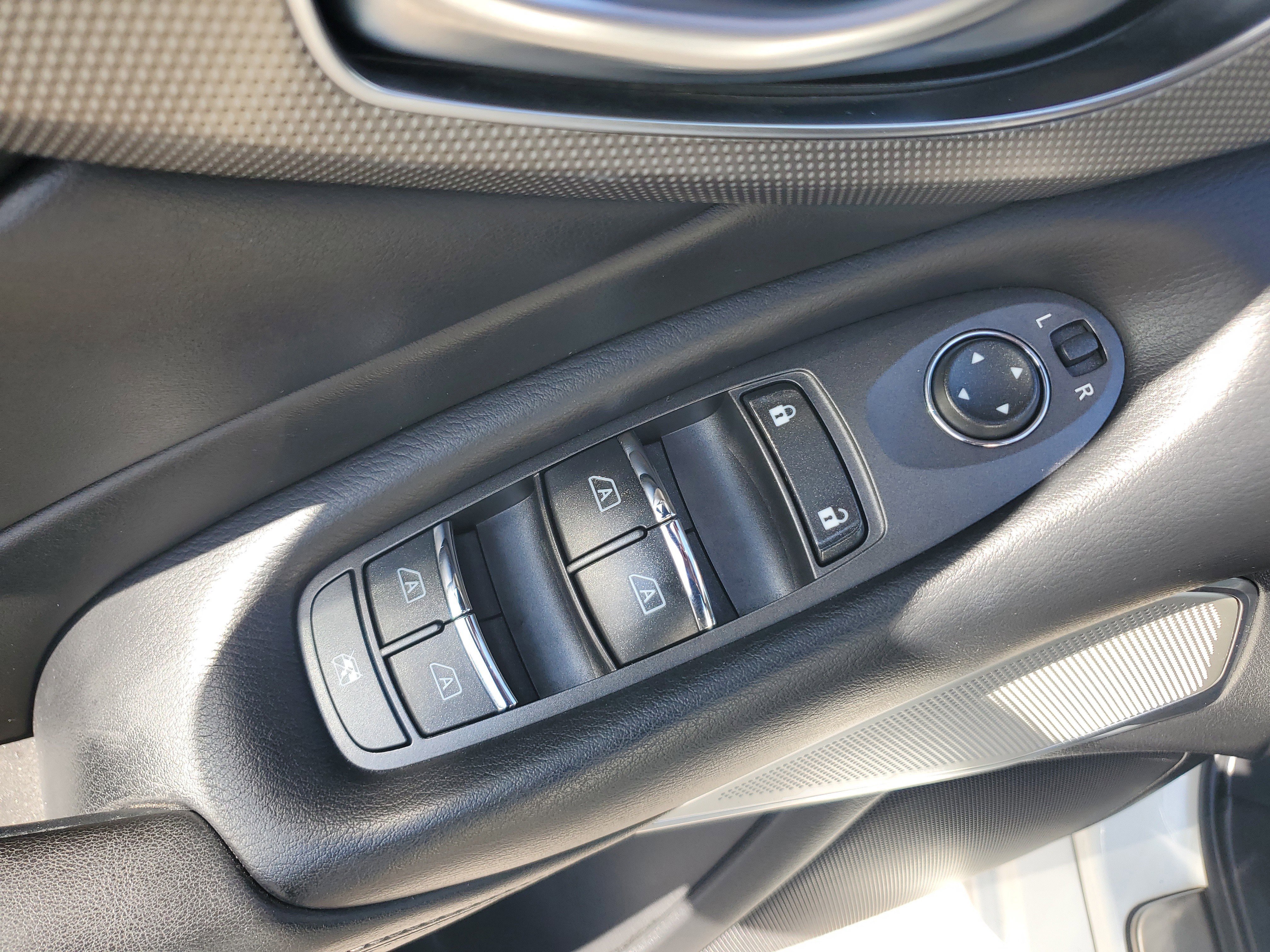 Used 2019 INFINITI Q50 Sport image 22