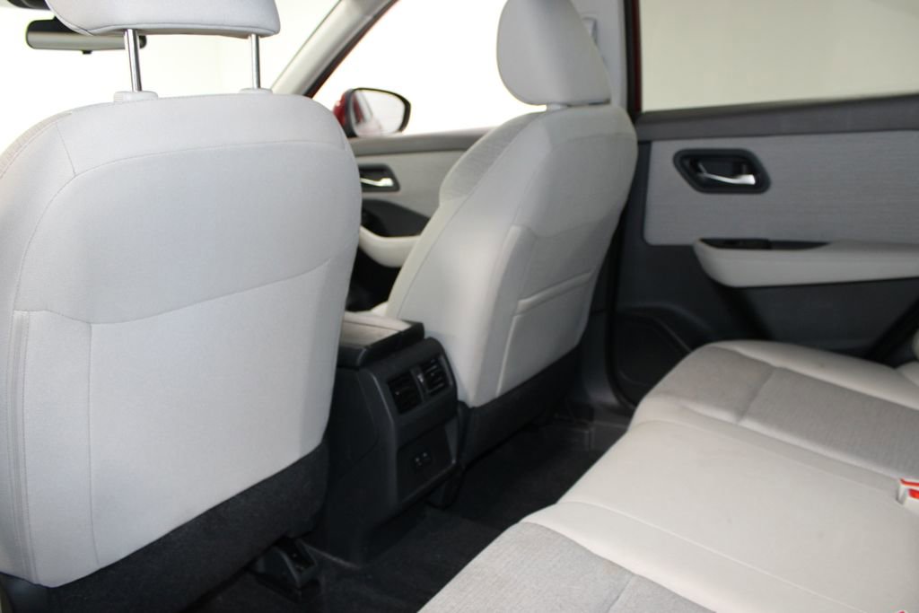 Used 2023 Nissan Rogue SV AWD/4WD image 19