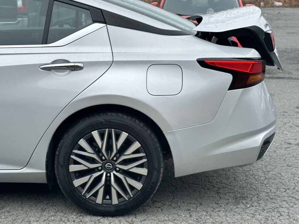 Used 2024 Nissan Altima 2.5 SV image 37
