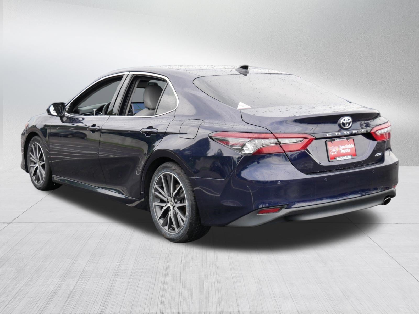 Used 2021 Toyota Camry XLE w/ Navigation Package FWD image 5