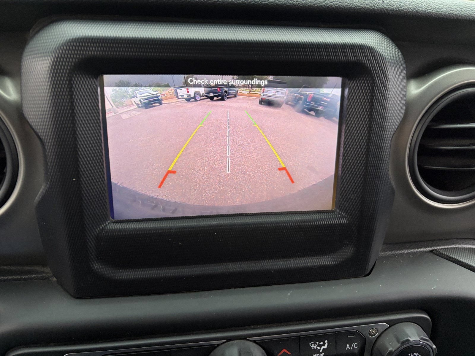 Used 2018 Jeep Wrangler Unlimited Sport S AWD/4WD image 28