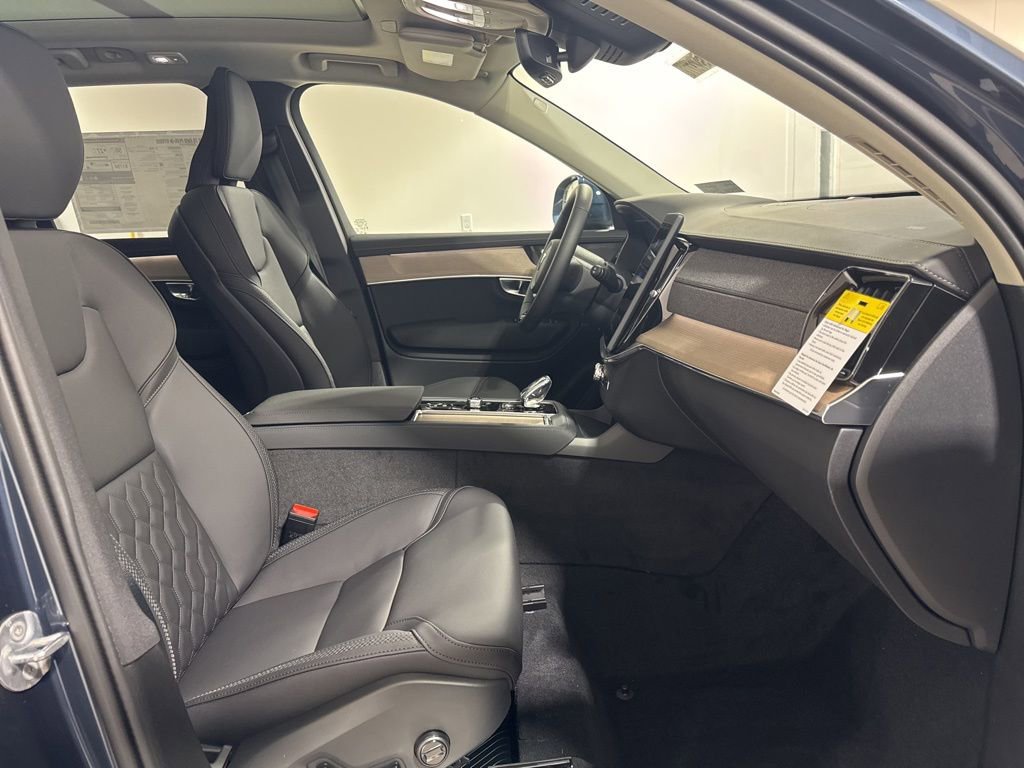 New 2026 Volvo XC90 T8 Plus w/ Protection Package Premier image 29