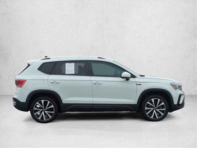Used 2022 Volkswagen Taos SE image 4