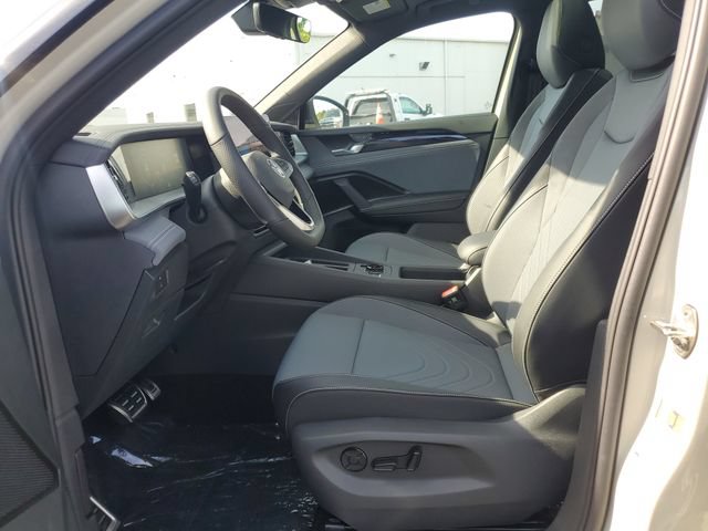 New 2026 Volkswagen Tiguan SE R-Line AWD/4WD image 17