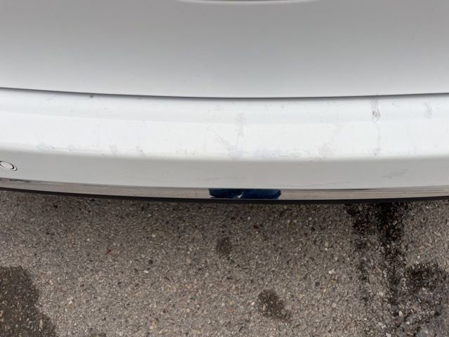 Used 2018 Chrysler Pacifica Touring-L w/ Premium Audio Group image 11