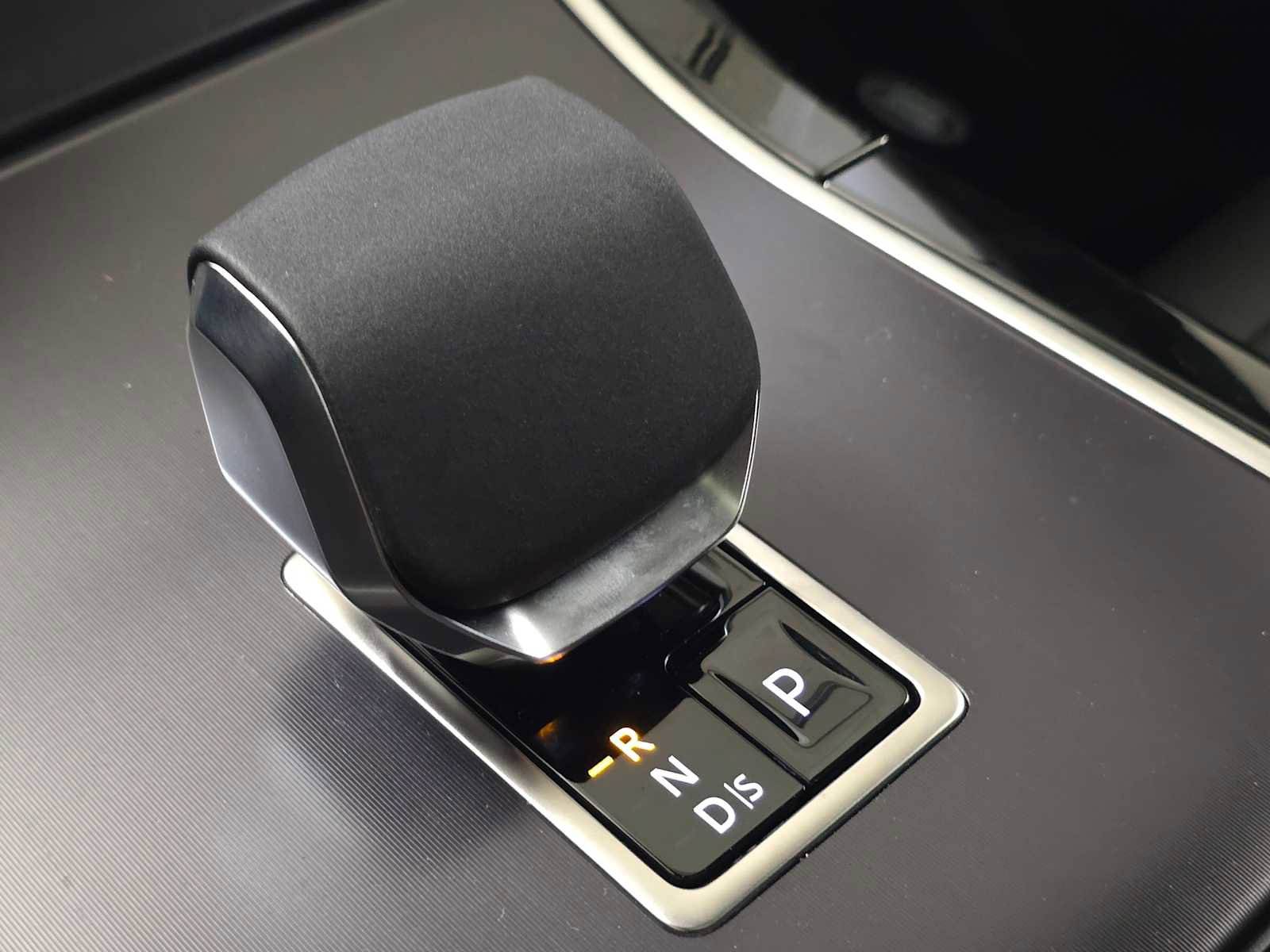 New 2026 Land Rover Range Rover Velar Dynamic SE image 31