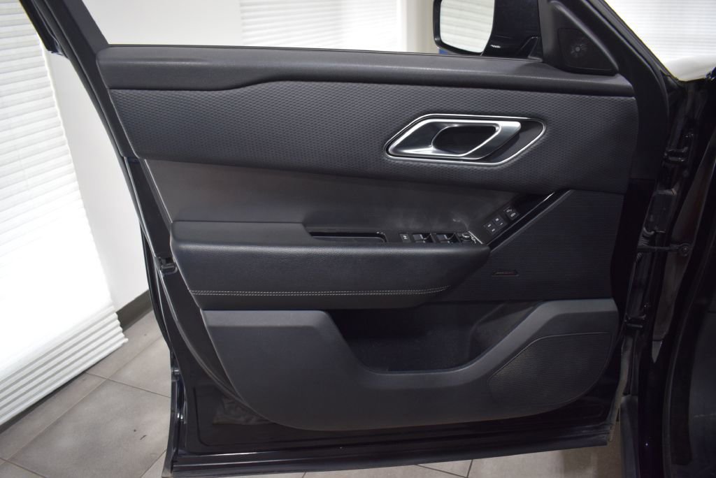 Used 2019 Land Rover Range Rover Velar S image 9