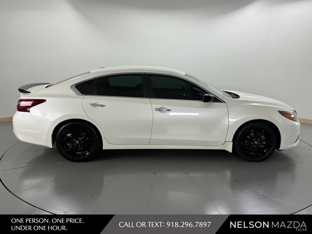 Used 2018 Nissan Altima 2.5 SR w/ SR Midnight Edition FWD image 5