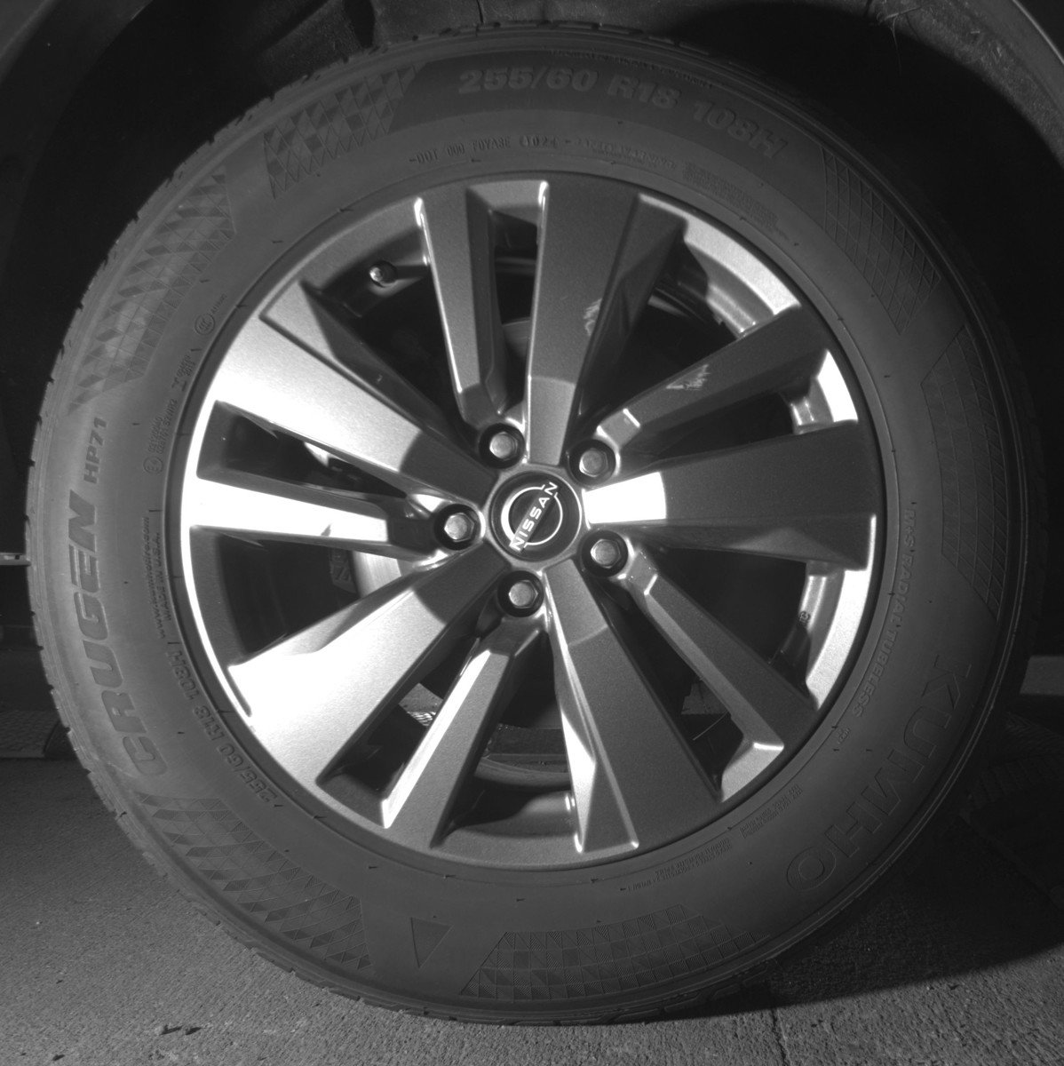 Used 2025 Nissan Pathfinder SV image 15