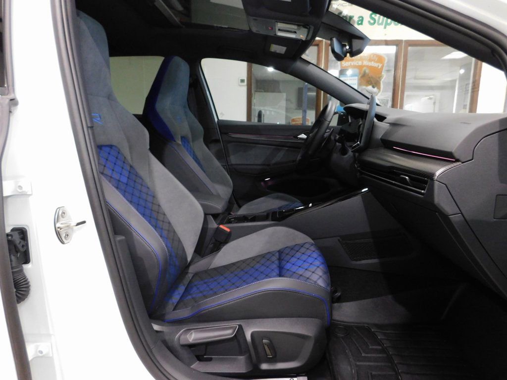 Used 2025 Volkswagen Golf R image 97