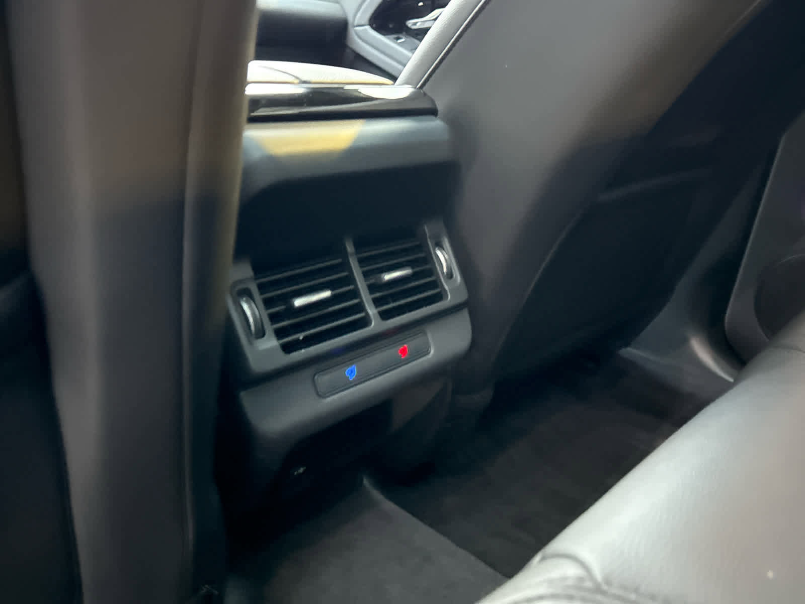 Certified 2023 Land Rover Range Rover Evoque R-Dynamic SE image 16