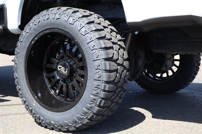 Used 2026 Ford F350 Platinum AWD/4WD image 38