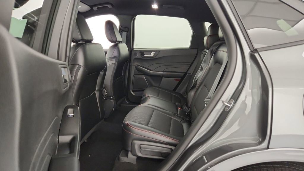 New 2024 Ford Escape ST-Line Select w/ Tech Pack #2 AWD/4WD image 35