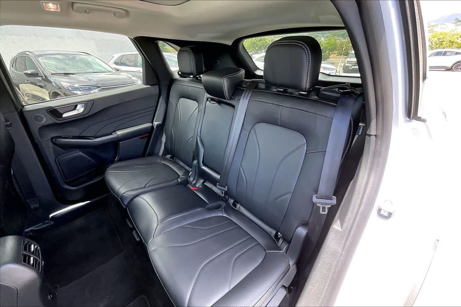 Used 2025 Ford Escape SE w/ PHEV Premium Package FWD image 29