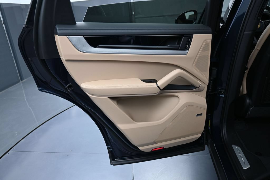 New 2026 Porsche Cayenne S AWD/4WD image 22